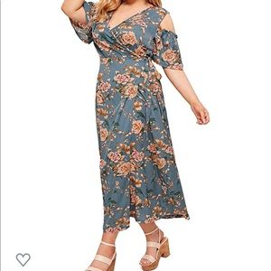 Plus Size Cold Shoulder Wrap Short Sleeves Dress